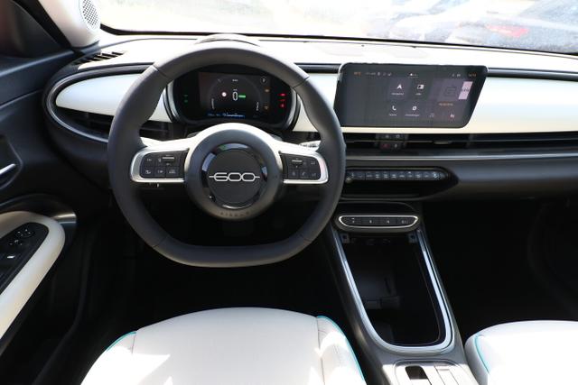 Fiat 600 La Prima 11kW-OBC W&auml;rmeP Massage Nav Keyl 