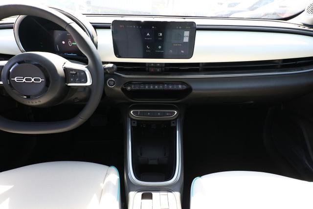 Fiat 600 La Prima 11kW-OBC W&auml;rmeP Massage Nav Keyl 