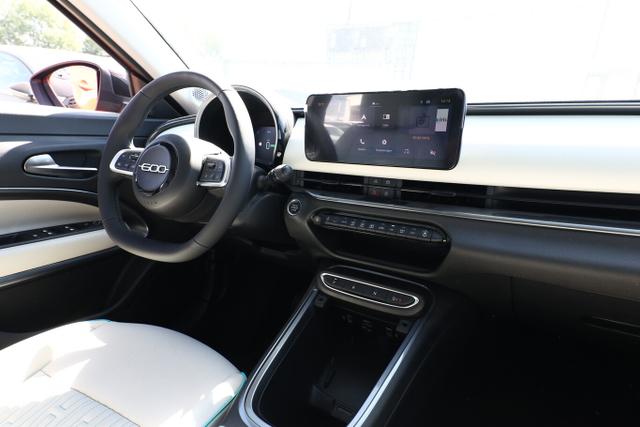 Fiat 600 La Prima 11kW-OBC W&auml;rmeP Massage Nav Keyl 
