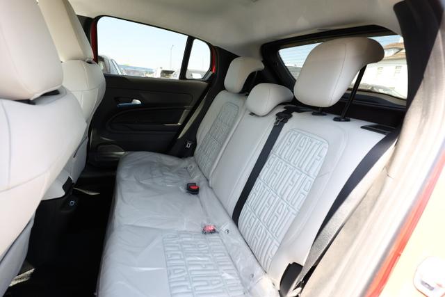 Fiat 600 La Prima 11kW-OBC W&auml;rmeP Massage Nav Keyl 