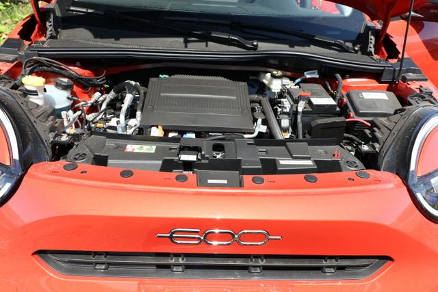 Fiat 600 La Prima 11kW-OBC W&auml;rmeP Massage Nav Keyl 