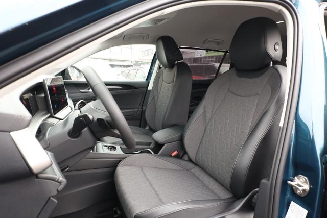 Volkswagen Tayron LIFE LED+ 5JGar IQ.DRIVE SHZ eHK ParkAs+ KeyL 