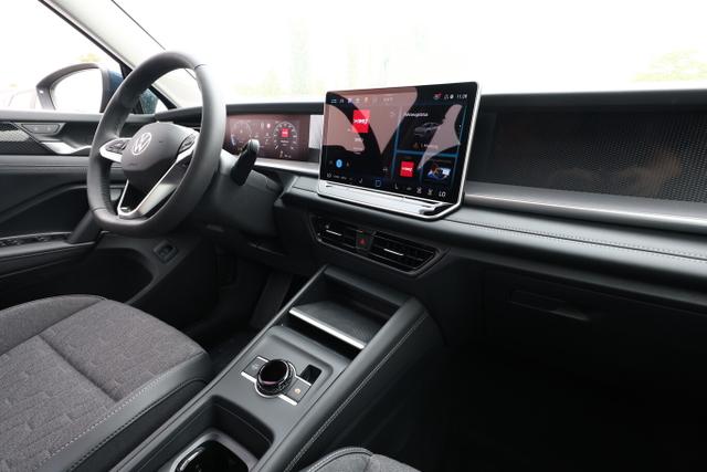Volkswagen Tayron LIFE LED+ 5JGar IQ.DRIVE SHZ eHK ParkAs+ KeyL 