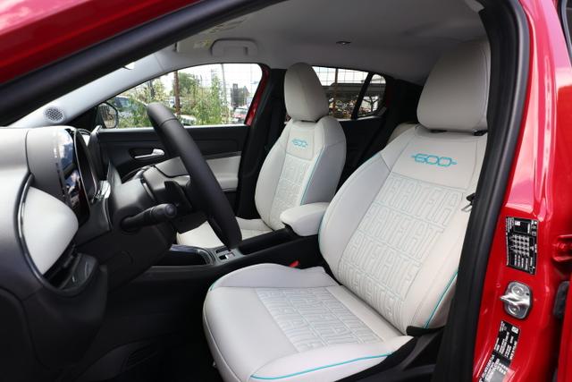 Fiat 600 Hybrid La Prima Massage SHZ eHK ACC Nav Kam 
