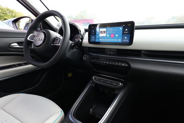 Fiat 600 Hybrid La Prima Massage SHZ eHK ACC Nav Kam 