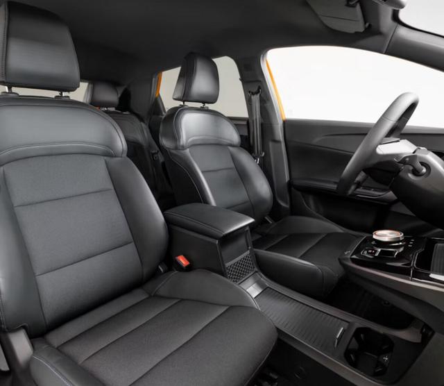 MG MG4 Luxury 77 kWh ACC Kam360 SHZ LED KeyL 18Z 