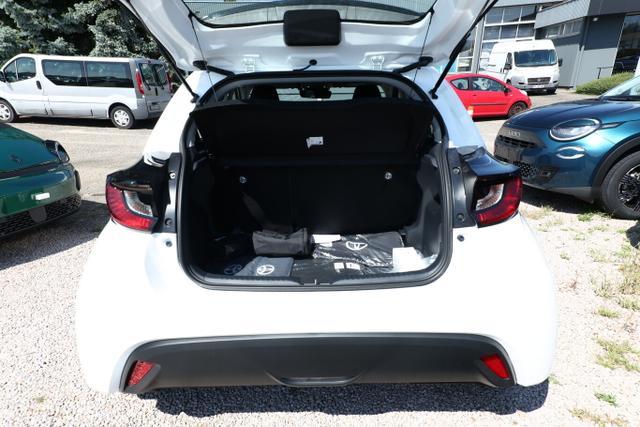 Toyota Yaris Kam ACC CarPlay/Android Klimaaut. 9"Touch 