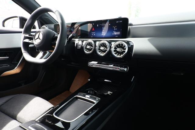 A-Klasse AMG Line A 200 Adv+ Special Edition ACC SHZ 19Z 