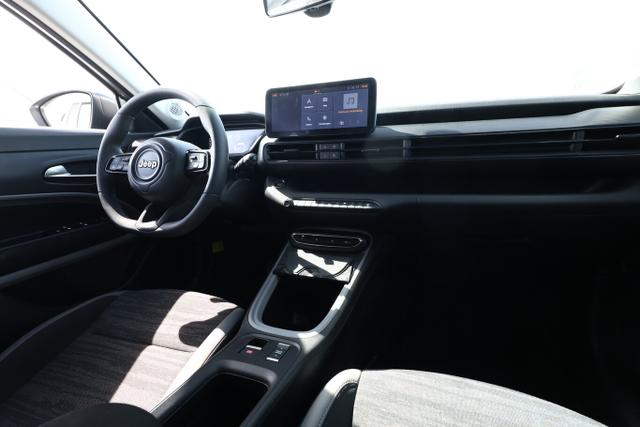 JEEP Avenger Longitude Hybrid Nav SHZ Keyless LED 