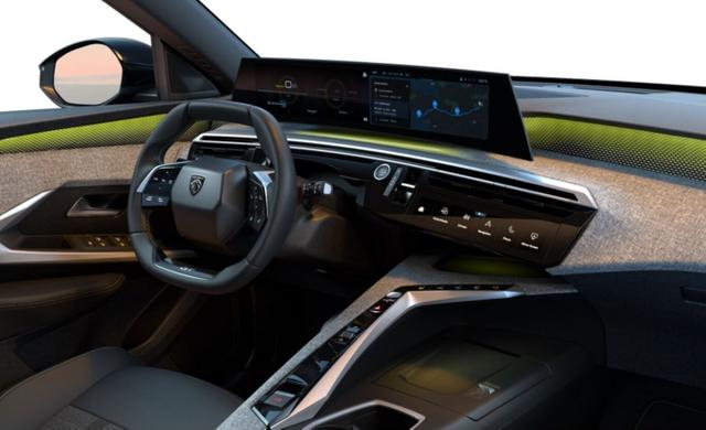 Peugeot 5008 GT 73kWh AWD 22kW-OBC Pano 360&deg; Alarm RCTA 