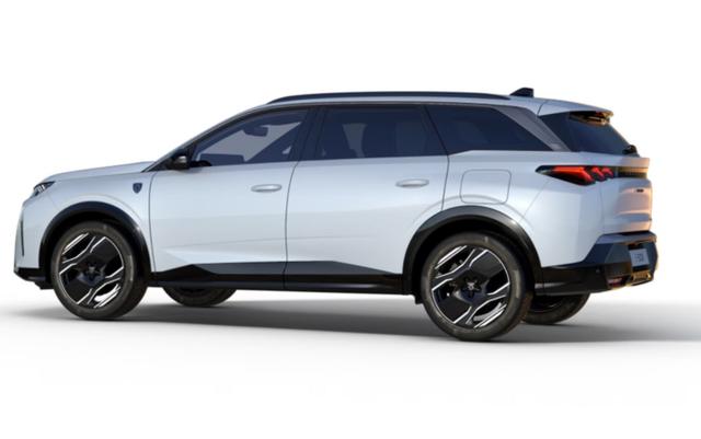 Peugeot 5008 GT 73kWh AWD 22kW-OBC Pano 360&deg; Alarm RCTA 