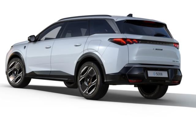 Peugeot 5008 GT 73kWh AWD 22kW-OBC Pano 360&deg; Alarm RCTA 