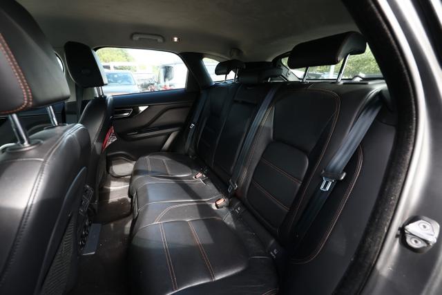 Jaguar F-Pace Prestige 20d Leder LED Nav SHZ PDC LM19Z 