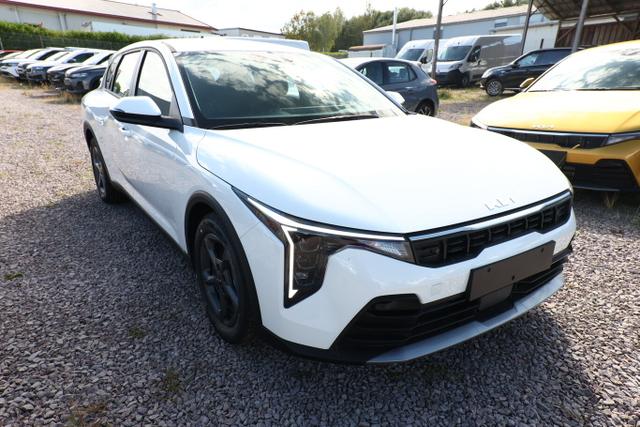 Kia K4 MT SHZ ACC Nav LED Kam Keyl 2xPDC LM16 CarPl 