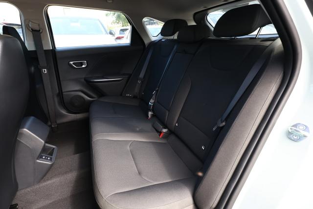 Kia K4 MT SHZ ACC Nav LED Kam Keyl 2xPDC LM16 CarPl 