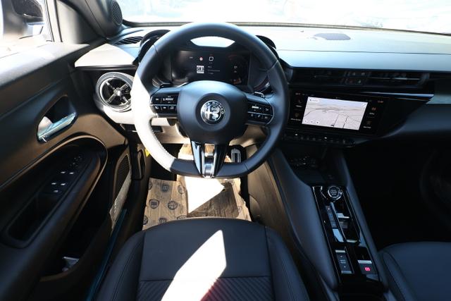 Alfa Romeo Junior Speciale Ibrida TechP Navi 18"LM elHK SHZ 