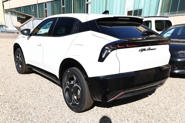 Alfa Romeo Junior SPORT SPECIALE Ibrida Q4 TechP 18"LM Navi 