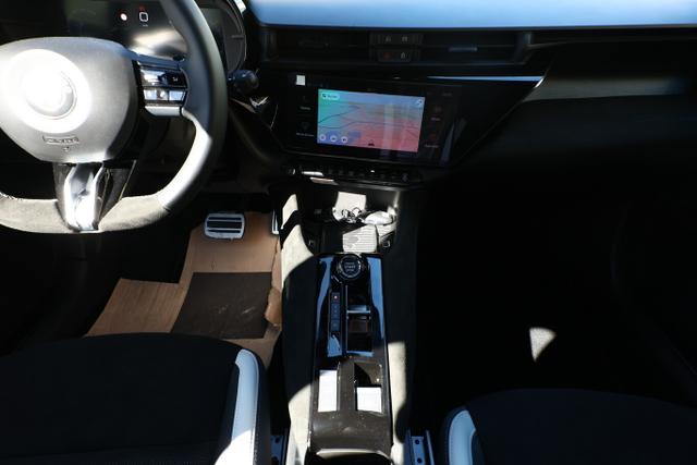 Alfa Romeo Junior SPORT SPECIALE Ibrida Q4 TechP 18"LM Navi 
