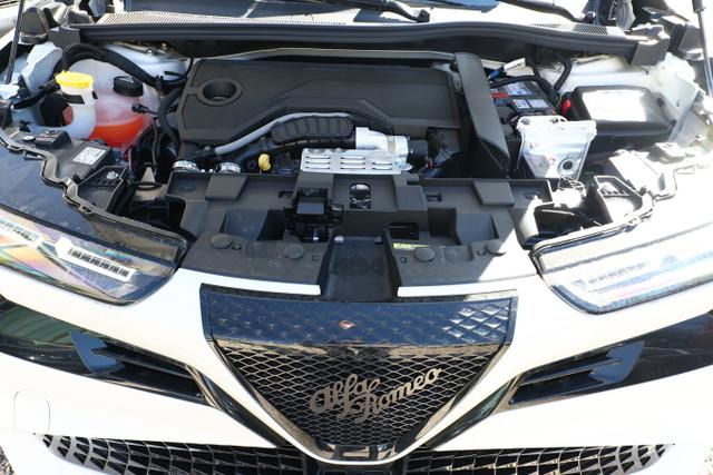 Alfa Romeo Junior SPORT SPECIALE Ibrida Q4 TechP 18"LM Navi 