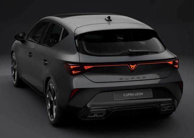 Cupra Leon DSG Pano Sennh EdgeP SHZ Kessy Kam ACC Ambi 
