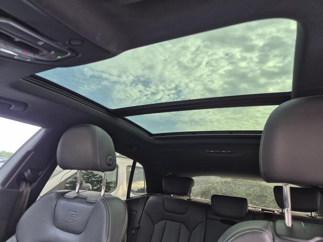 Audi SQ8 S TFSI Tour 22Z Pano Matrix Stadt Leder Keyl 