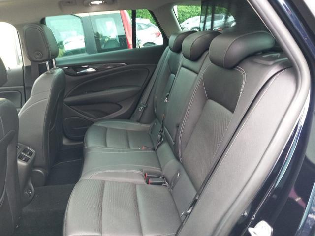 Opel Insignia Country Tour Business INNOVATION 1.6 CDTI 136 Aut. 
