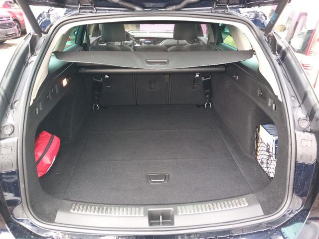 Opel Insignia Country Tour Business INNOVATION 1.6 CDTI 136 Aut. 