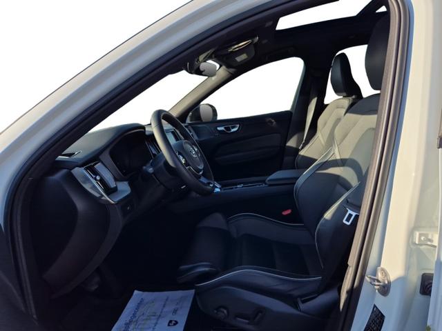 Volvo XC60 Ultimate Dark XC 60 B4 D LED HUD Pano Winter H&K 