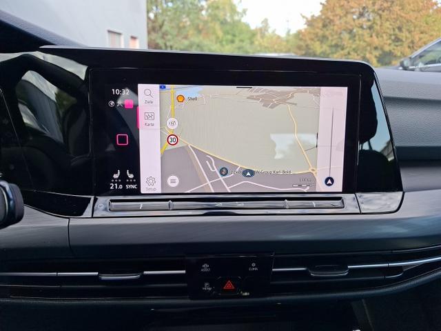 Volkswagen Golf Style VIII 1.5 eTSI 150 DSG Nav ergoA SHZ 