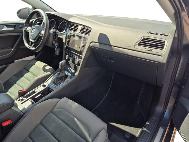 Volkswagen Golf Comfortline VII 1.5 TSI 150 DSG LED R-Line 
