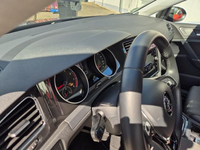 Volkswagen Golf Comfortline VII 1.5 TSI 150 DSG LED R-Line 