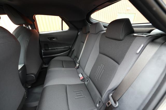 Toyota C-HR Teamplayer HEV Nav eHk SmarKey Privacy Totw 