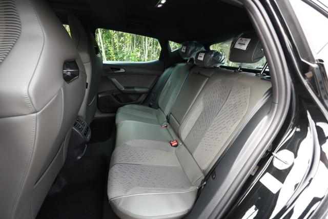 Cupra Leon DSG Tribe Edition Pano EdgeP MemoryS SHZ 19 