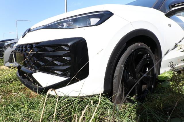 T-Roc R-Line EasyO 5JGar BlackP 20Z SHZ Kam Park 