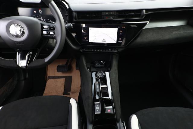 Alfa Romeo Junior Ibrida Sport Speciale TechP Matrix 18"LM 