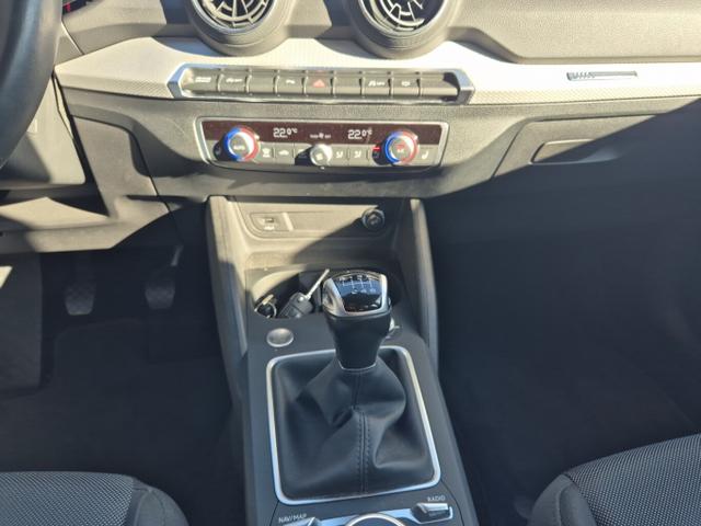 Audi Q2 35 1.5 TFSI basis LED KlimaKomfortP Kam PDC 