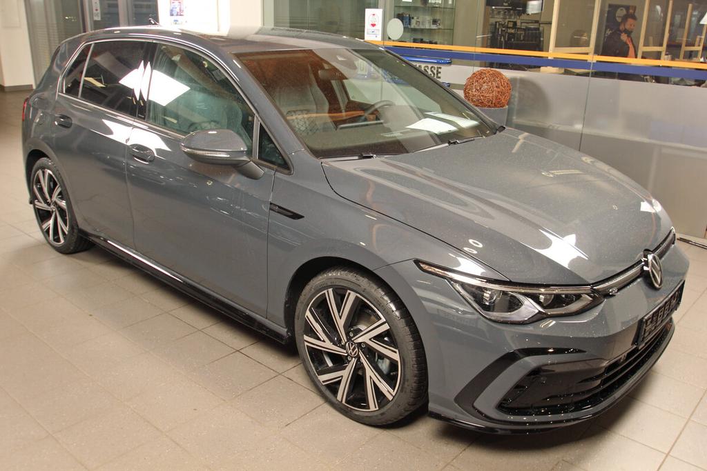 Volkswagen Golf Viii 1 5 Tsi R Line Ahk Kamera Led Plus 18 Zoll Sofort Neuwagen Mit Rabatt Eu Reimporte Gunstig