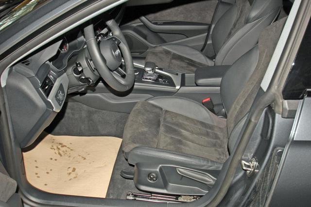 Audi A5 Sportback 40 TDI basis S-Tronic, AHK, Optik Schwarz, Sound 