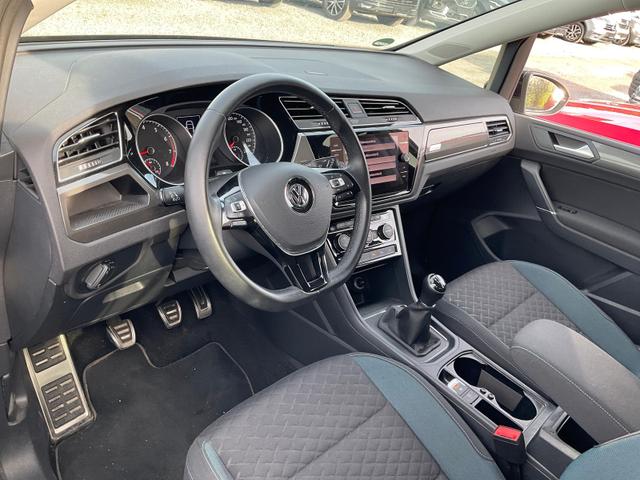 Gebrauchtfahrzeug Volkswagen Touran - IQ.DRIVE Start-Stopp 1.5 TSI R-Line, 7-Sitzer, LED, Navi, ACC
