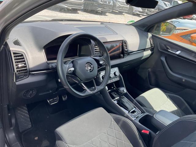 Gebrauchtfahrzeug Skoda Karoq - Sportline 4x4 2.0 TSI DSG Sportline, Pano, Kamera, Navi, ACC, virtual Cockpit
