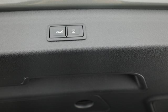 Audi Q3 40 TDI quattro advanced qu S-Tronic, AHK, Navi, Kamera, el. Klappe 
