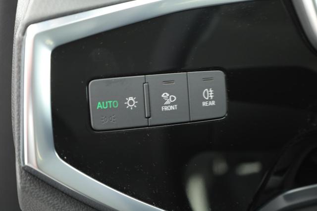 Audi Q3 40 TFSI quattro basis S-Tronic, Side, Kamera, MMI plus, 5-J Garantie 
