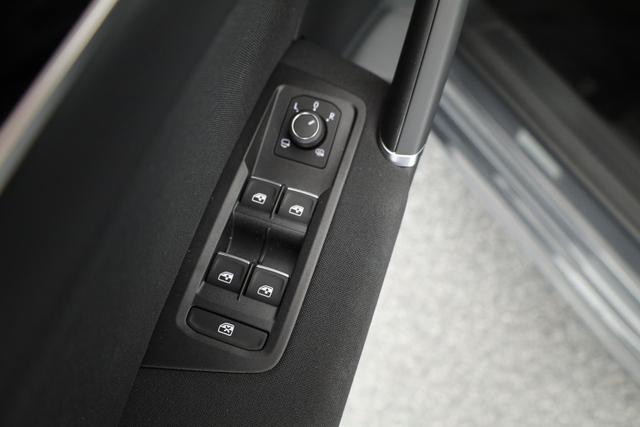 Volkswagen Touran Highline BMT/Start-Stopp 1.5 TSI Highline, 7-Sitzer, AHK, Navi, Side, virtual 