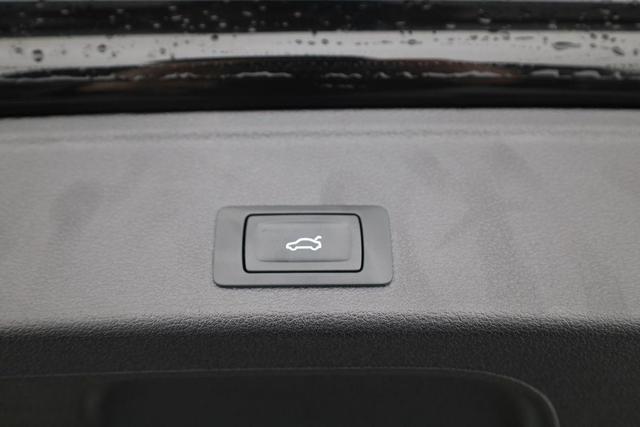 Audi A4 Avant 45 TFSI quattro S line S-Tronic S-LINE, AHK, Matrix, sofort 