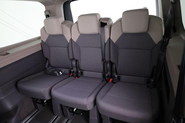 Volkswagen T7 Multivan Basis lang TSI DSG Business LÜ (lang), AHK, 7-Sitzer IQ.Light, 5-J Garantie 