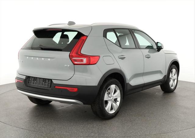 Volvo XC40 Core 2WD B3 Mild-Hybrid Core, Navi, Thors Hammer, Winter, Kamera, el. Klappe 