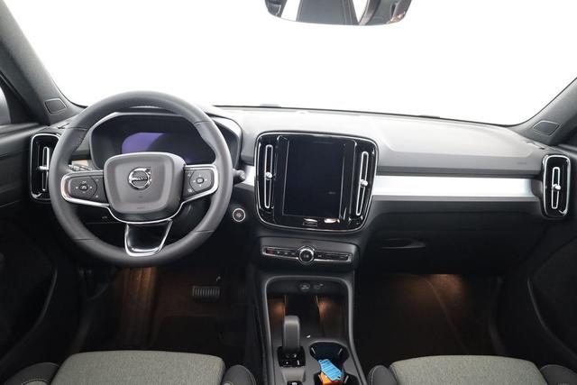 Volvo XC40 Core 2WD B3 Mild-Hybrid Core, Navi, Thors Hammer, Winter, Kamera, el. Klappe 