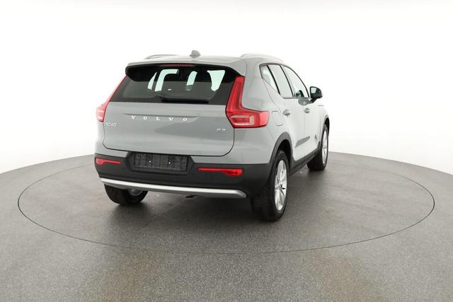 Volvo XC40 Core 2WD B3 Mild-Hybrid Core, Navi, Thors Hammer, Winter, Kamera, el. Klappe 