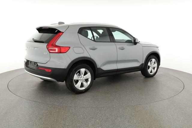 Volvo XC40 Core 2WD B3 Mild-Hybrid Core, Navi, Thors Hammer, Winter, Kamera, el. Klappe 