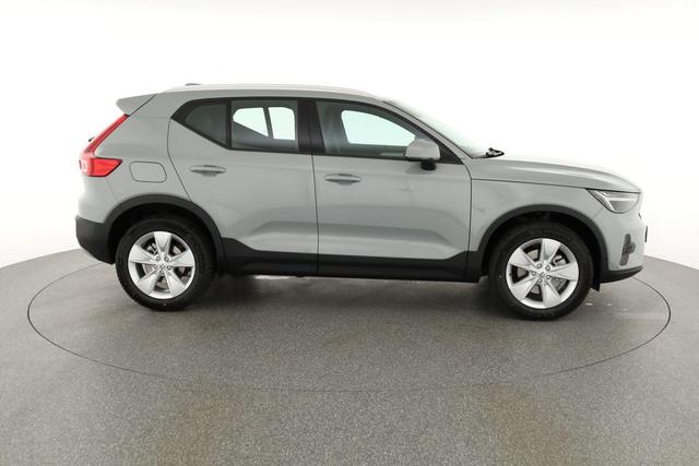 Volvo XC40 Core 2WD B3 Mild-Hybrid Core, Navi, Thors Hammer, Winter, Kamera, el. Klappe 